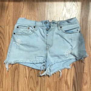 Levi’s high waisted shorts size 28